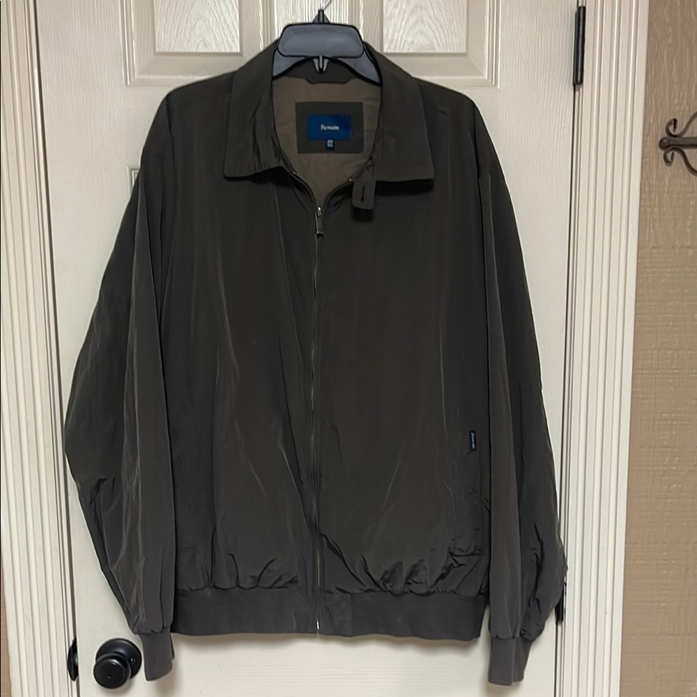 Faconnable Windbreaker with Collared Neckline and Relaxed Fit (dark brown)